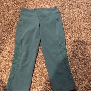 Lululemon cropped leggings size 6